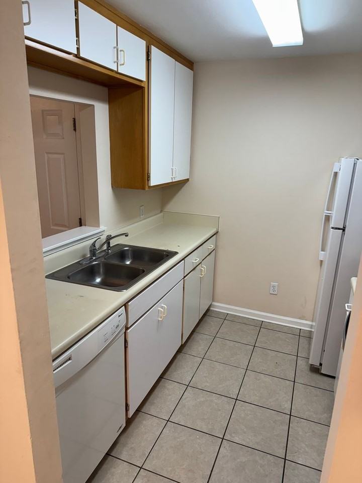 1344 Castelnau Ct - Photo 3 of 9
