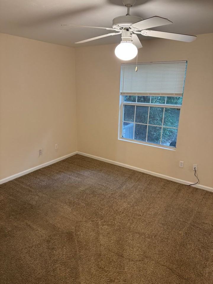 1344 Castelnau Ct - Photo 4 of 9