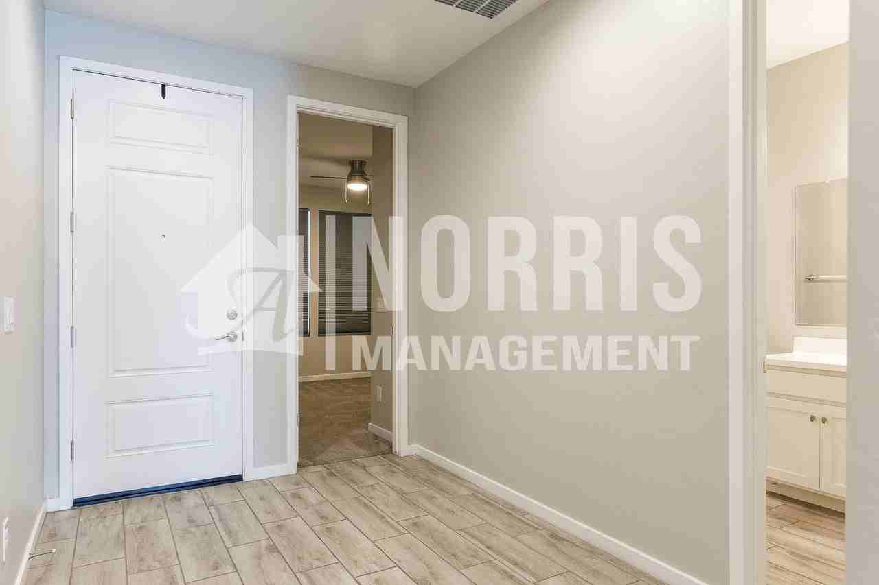 738 W Kingman Dr - Photo 7 of 42
