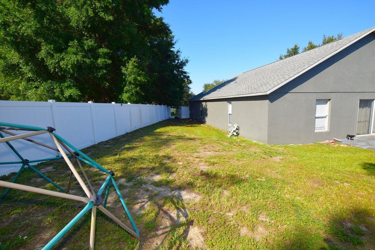 500 Lake Charles Dr - Photo 4 of 34
