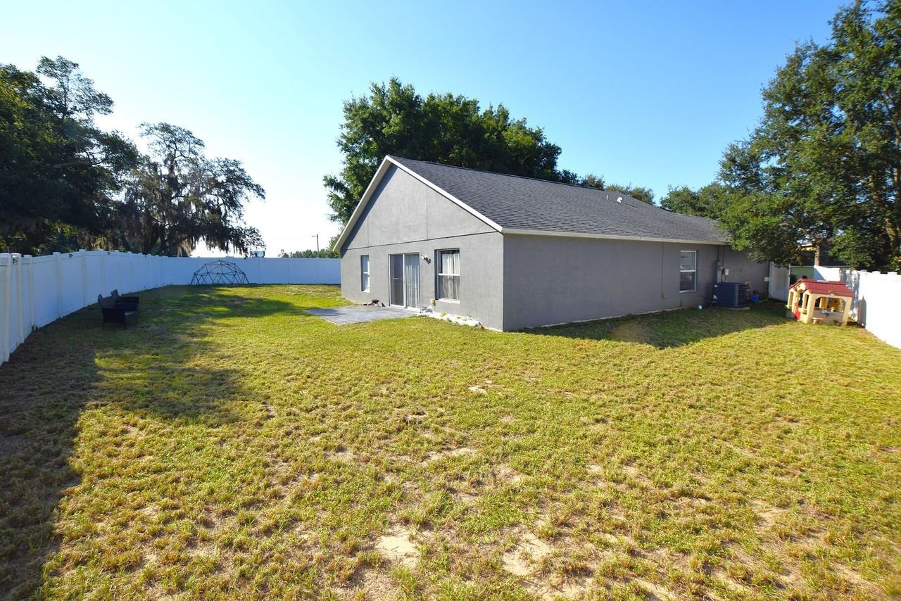 500 Lake Charles Dr - Photo 6 of 34
