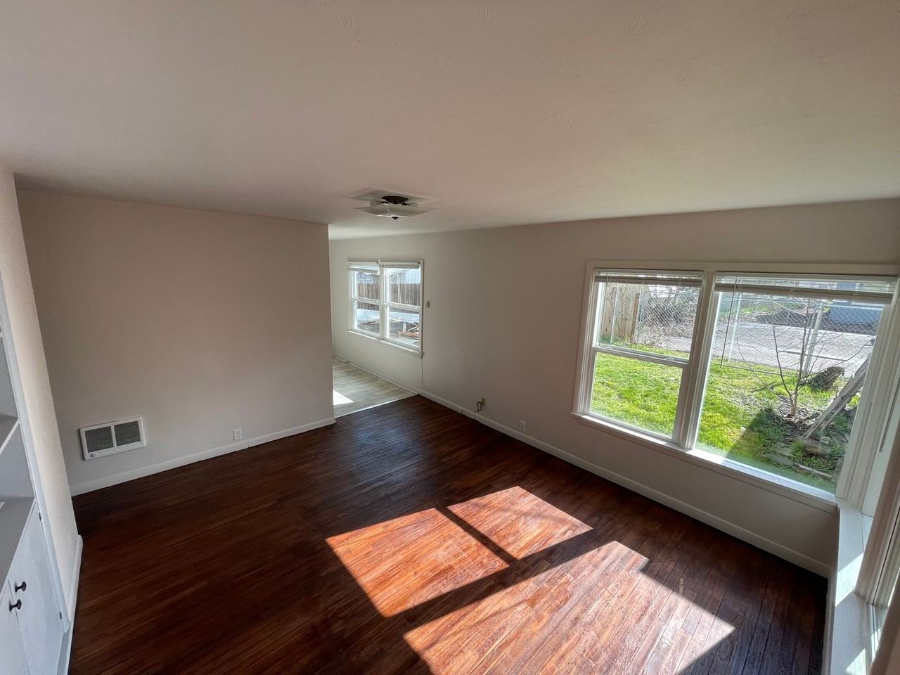 467-8th Street NW - Photo 5 of 19