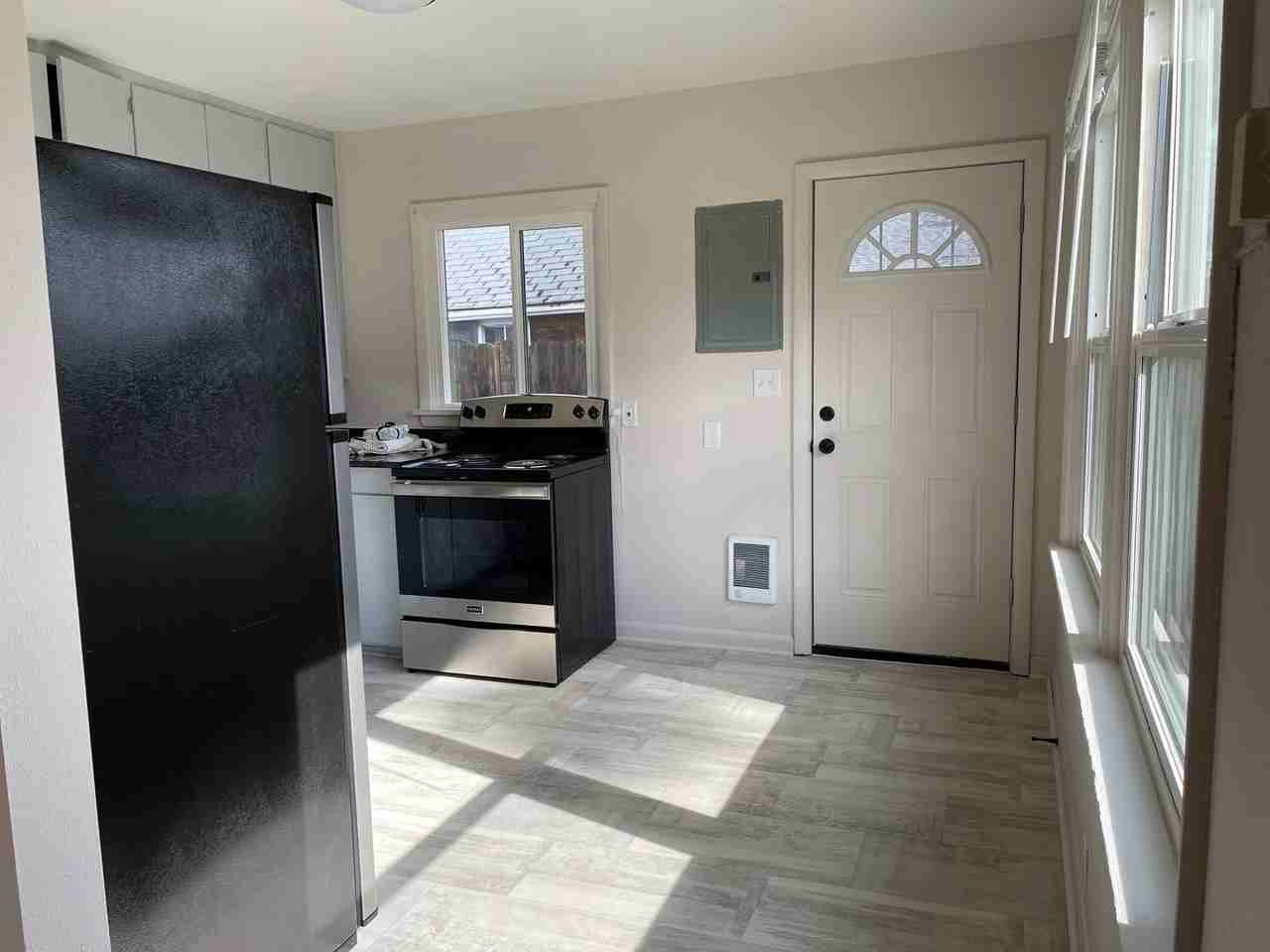 467-8th Street NW - Photo 7 of 19