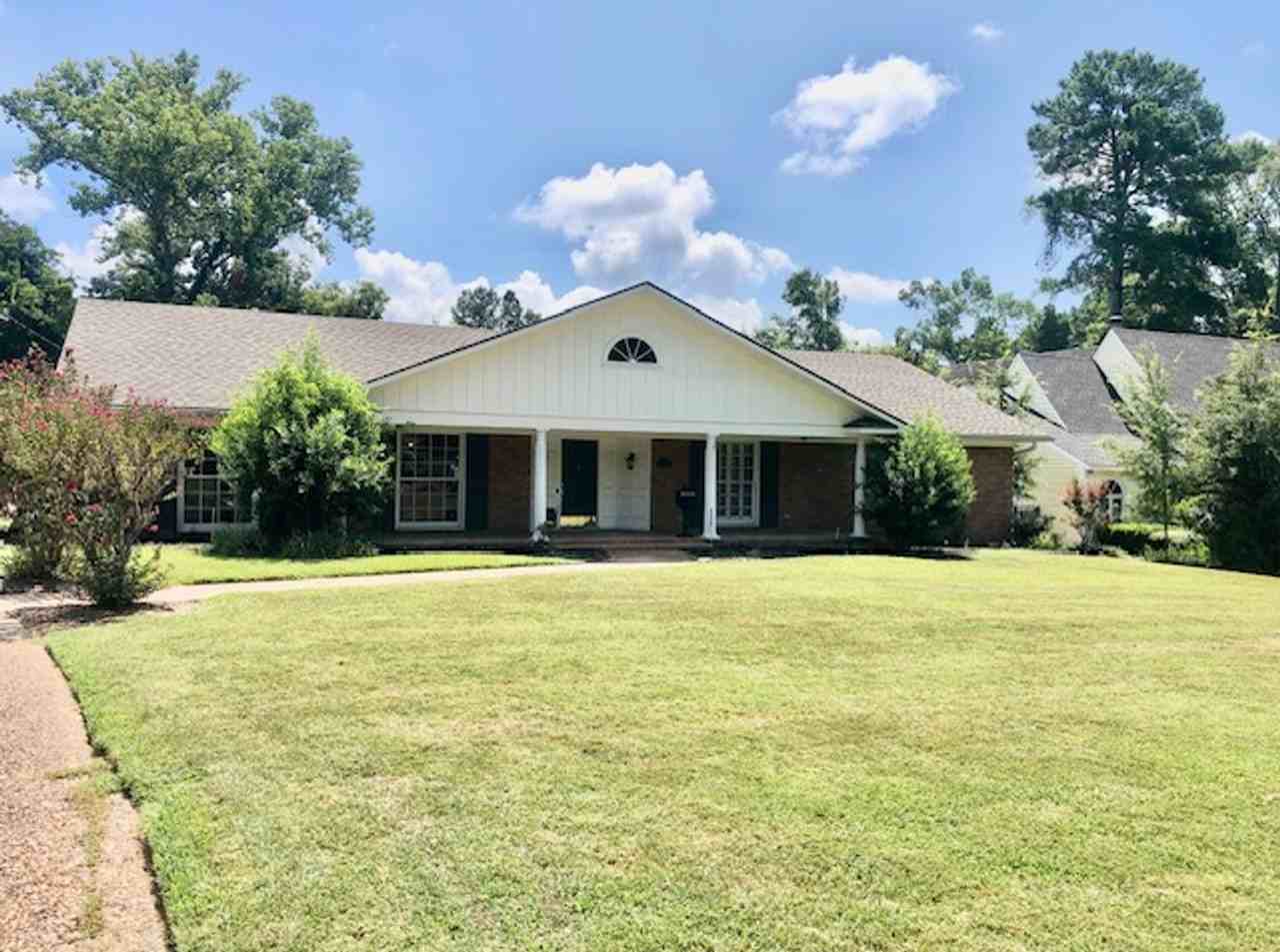 5815 Gilbert Dr - Photo 3 of 29