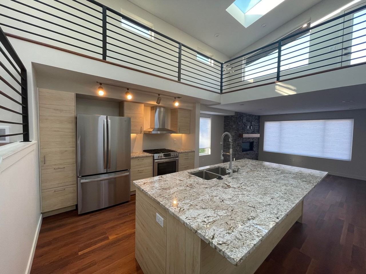 321 W 400 N - Photo 3 of 12