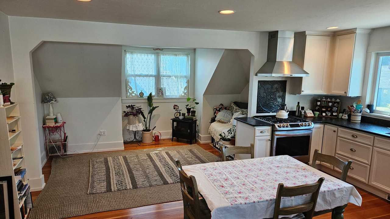 607 W Main St #B - Photo 2 of 42