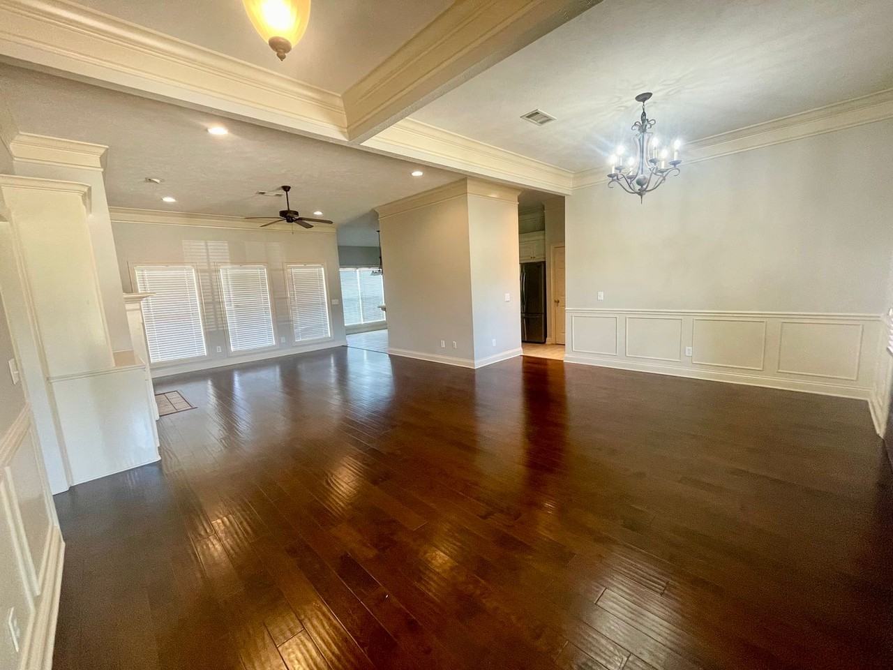 105 Lynwood Ct - Photo 2 of 17