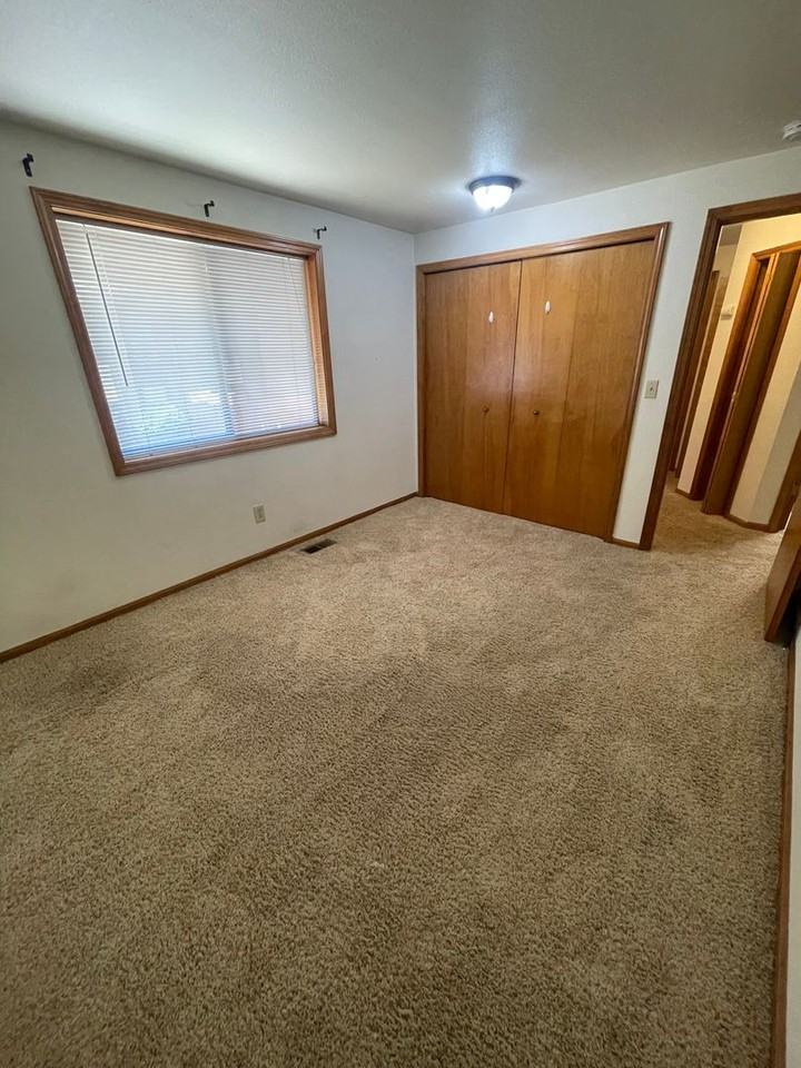 1699 Sw Country Club Pl - Photo 2 of 43