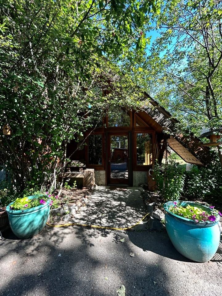 957 N Shoshone Loop - Photo 2 of 25