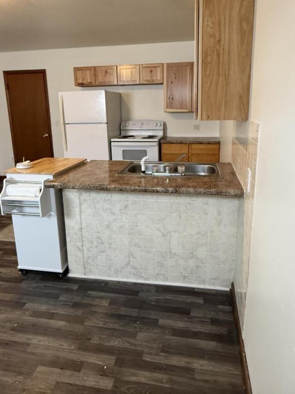 602 W Jackson St - Photo 2 of 12