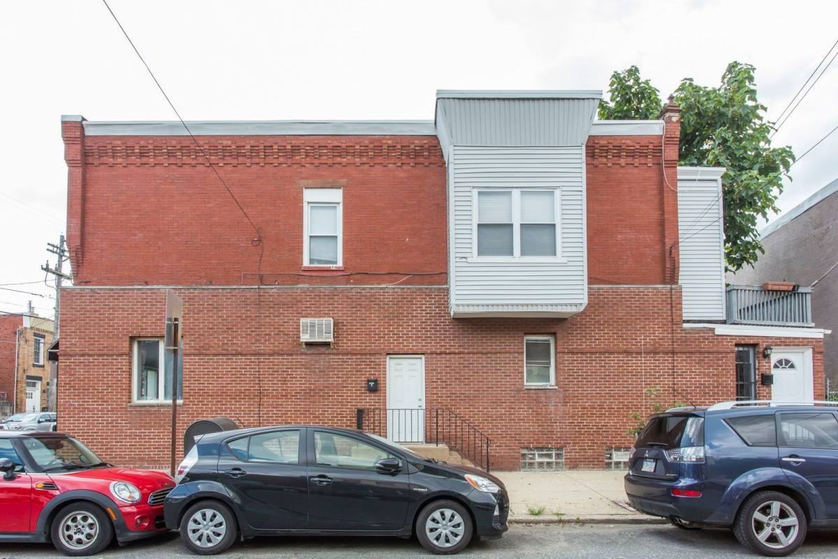 2501 Carpenter St #1R - Photo 2 of 10