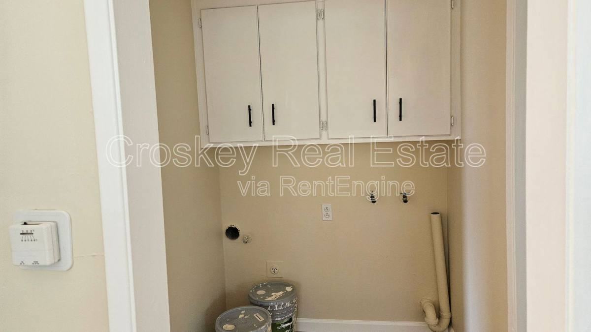 171 E 15th St - Photo 7 of 8