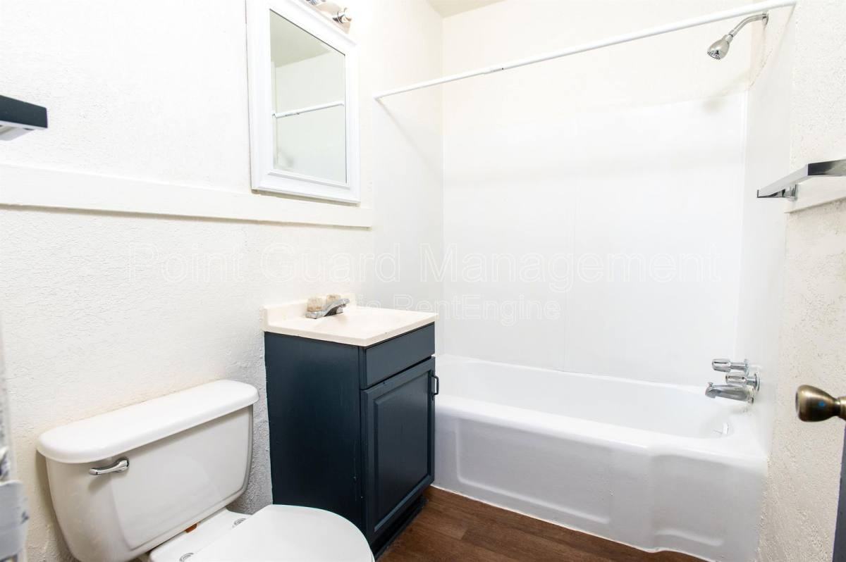 821 S Beverly Dr #821B - Photo 3 of 4