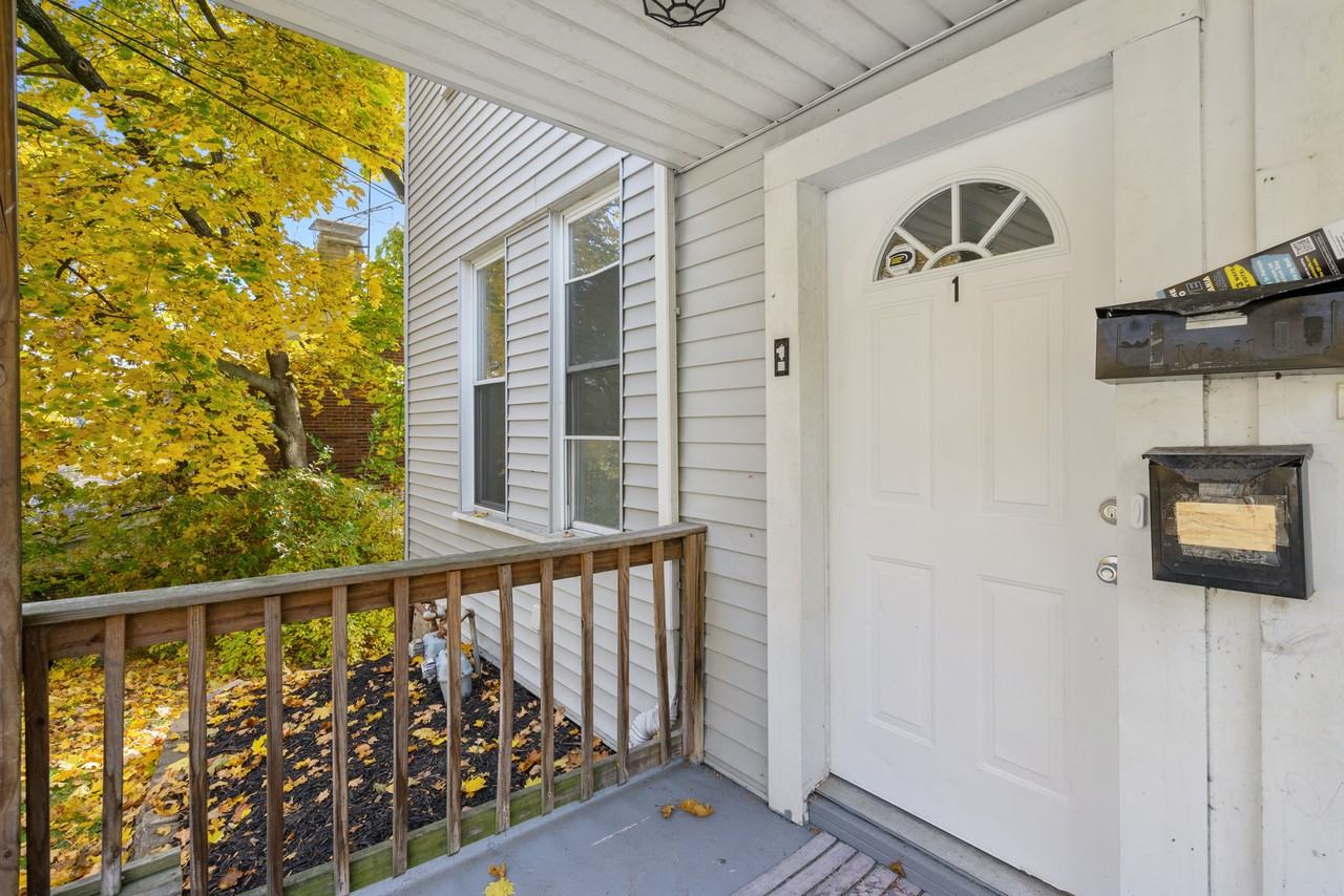 922 Hill Ave #1 - Photo 3 of 20