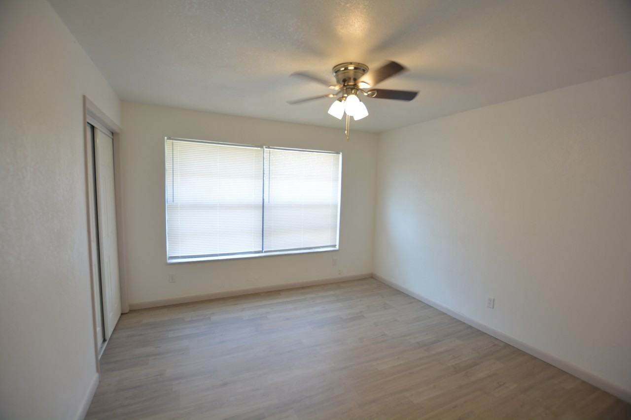 810 Plum St - Photo 2 of 16