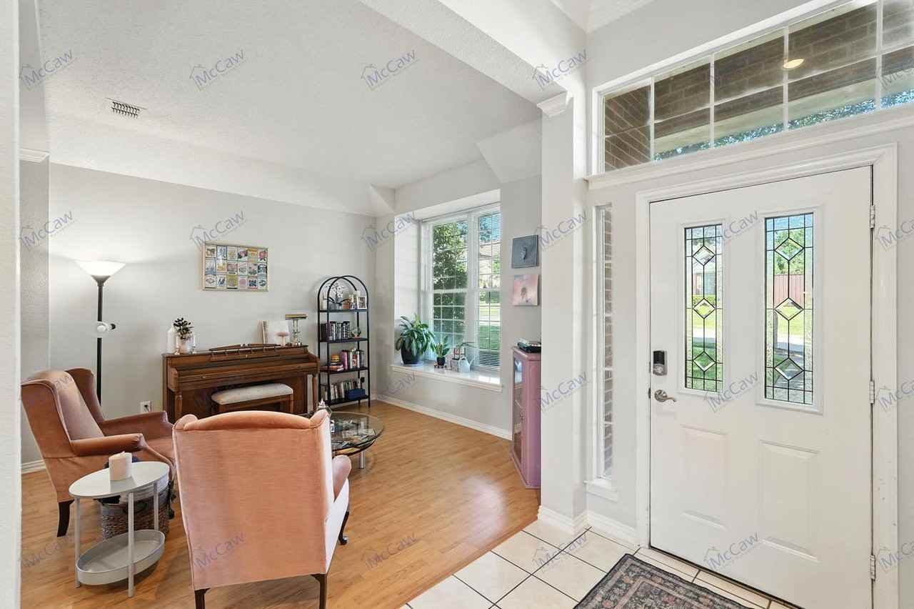 4316 Lavaca Dr - Photo 2 of 23