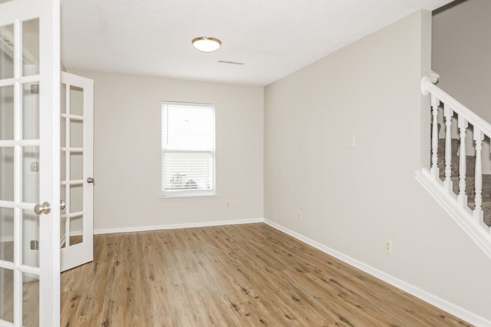 10392 Split Rock Way - Photo 4 of 17