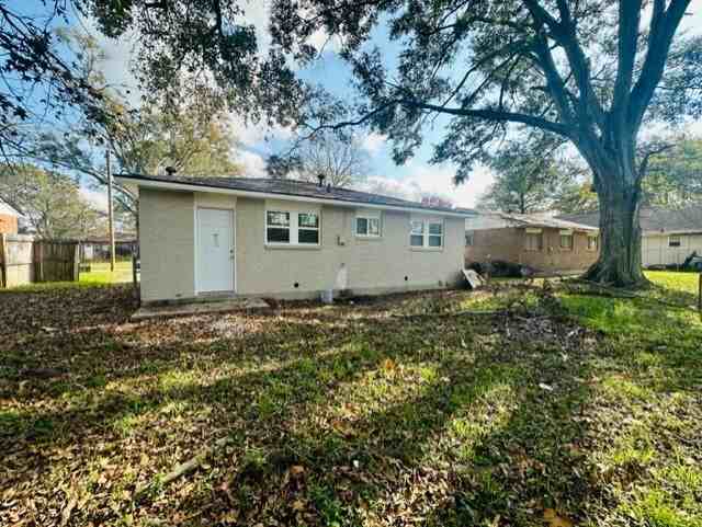 6167 Matthews St - Photo 2 of 16