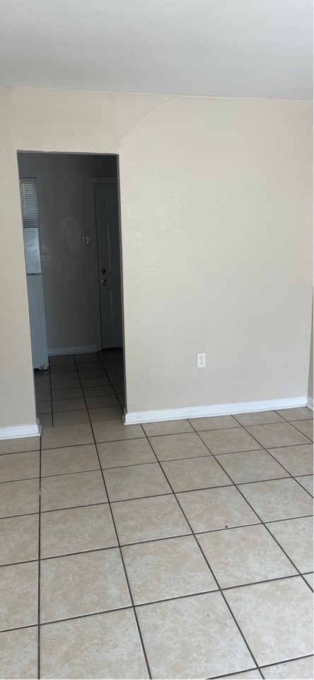 6167 Matthews St - Photo 3 of 16