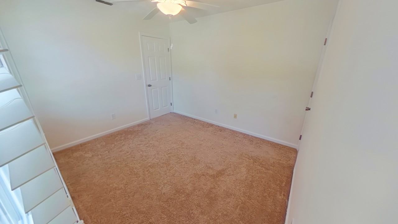 6741 Foxberry Rd - Photo 3 of 41