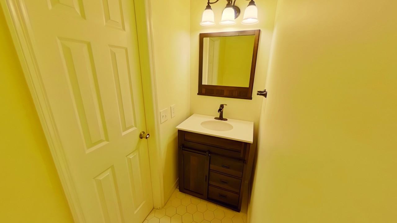 6741 Foxberry Rd - Photo 2 of 41