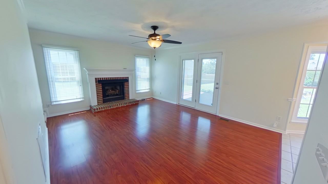 6741 Foxberry Rd - Photo 5 of 41