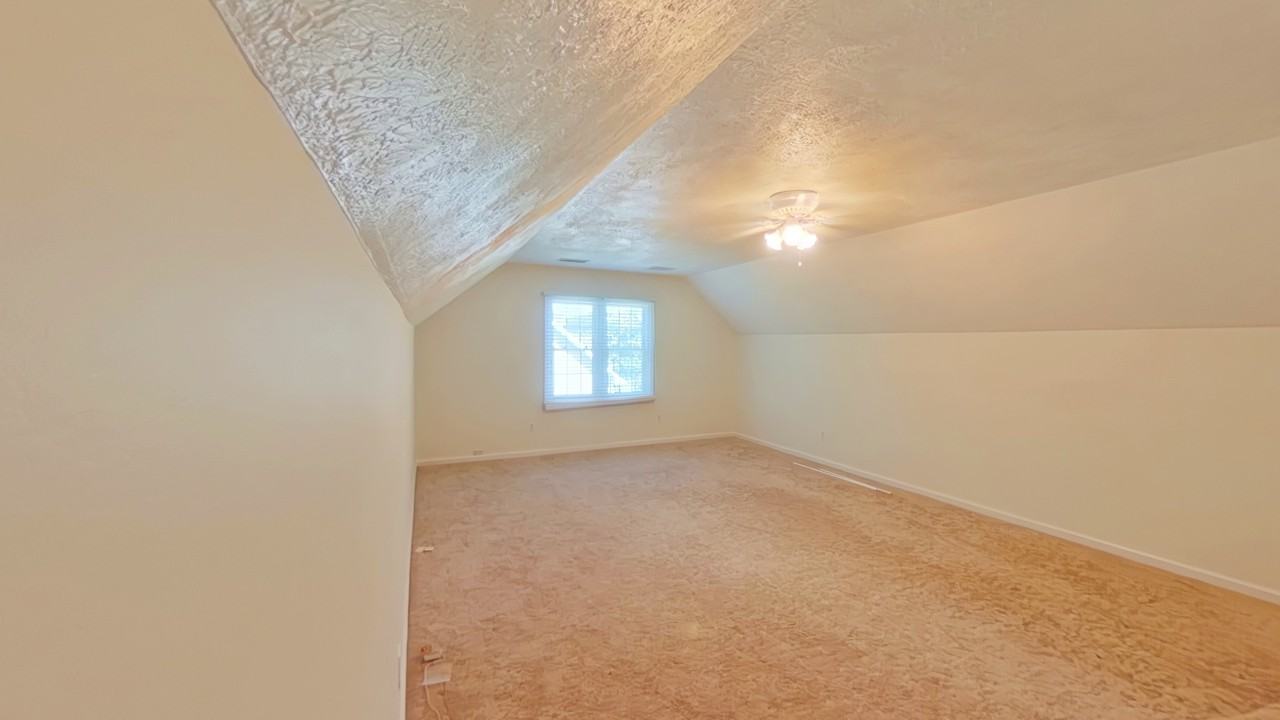 6741 Foxberry Rd - Photo 3 of 41