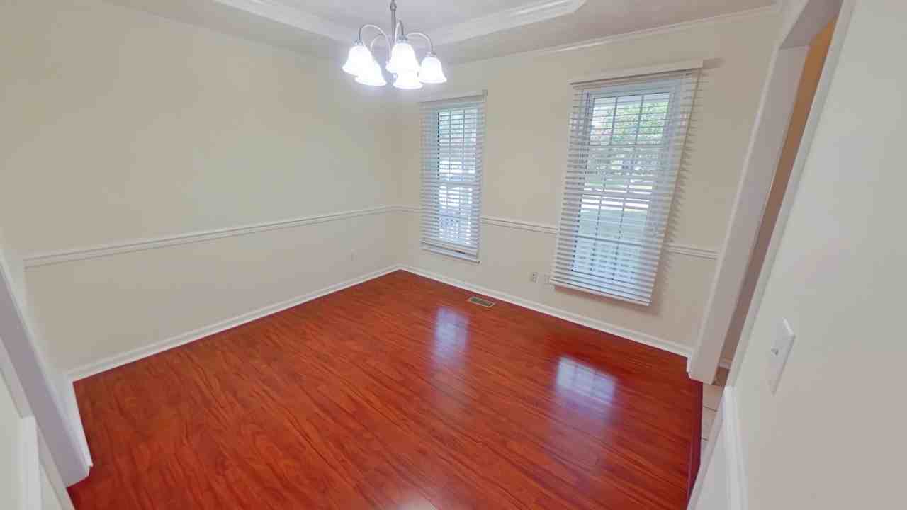 6741 Foxberry Rd - Photo 7 of 41