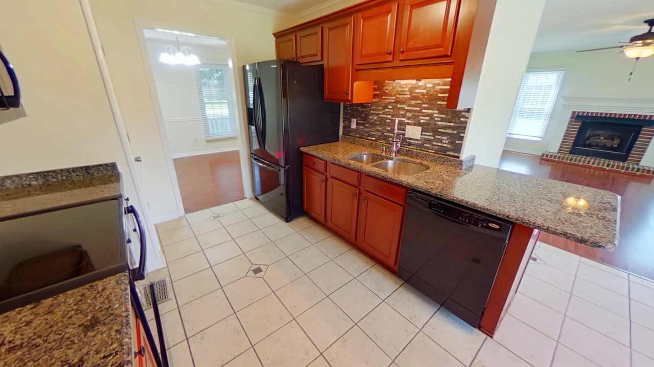 6741 Foxberry Rd - Photo 7 of 41