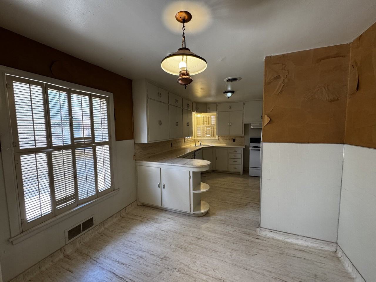 3808 23rd St - Photo 5 of 12