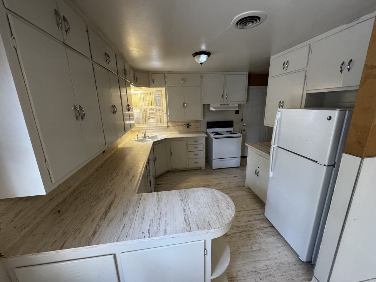 3808 23rd St - Photo 6 of 12