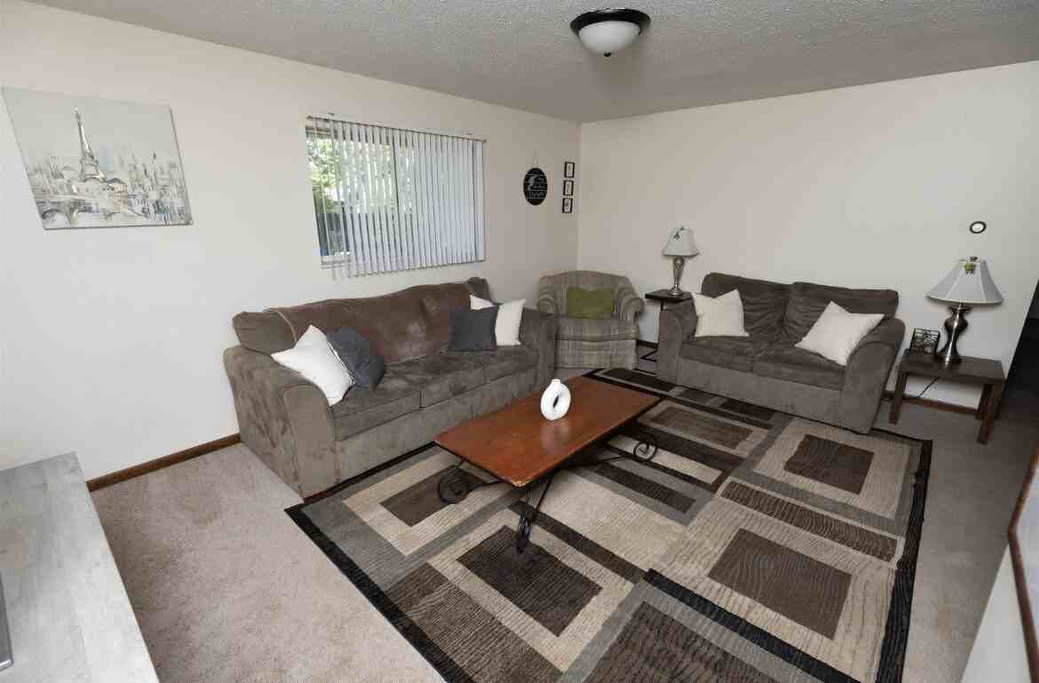 3321 Henry St - Photo 3 of 12