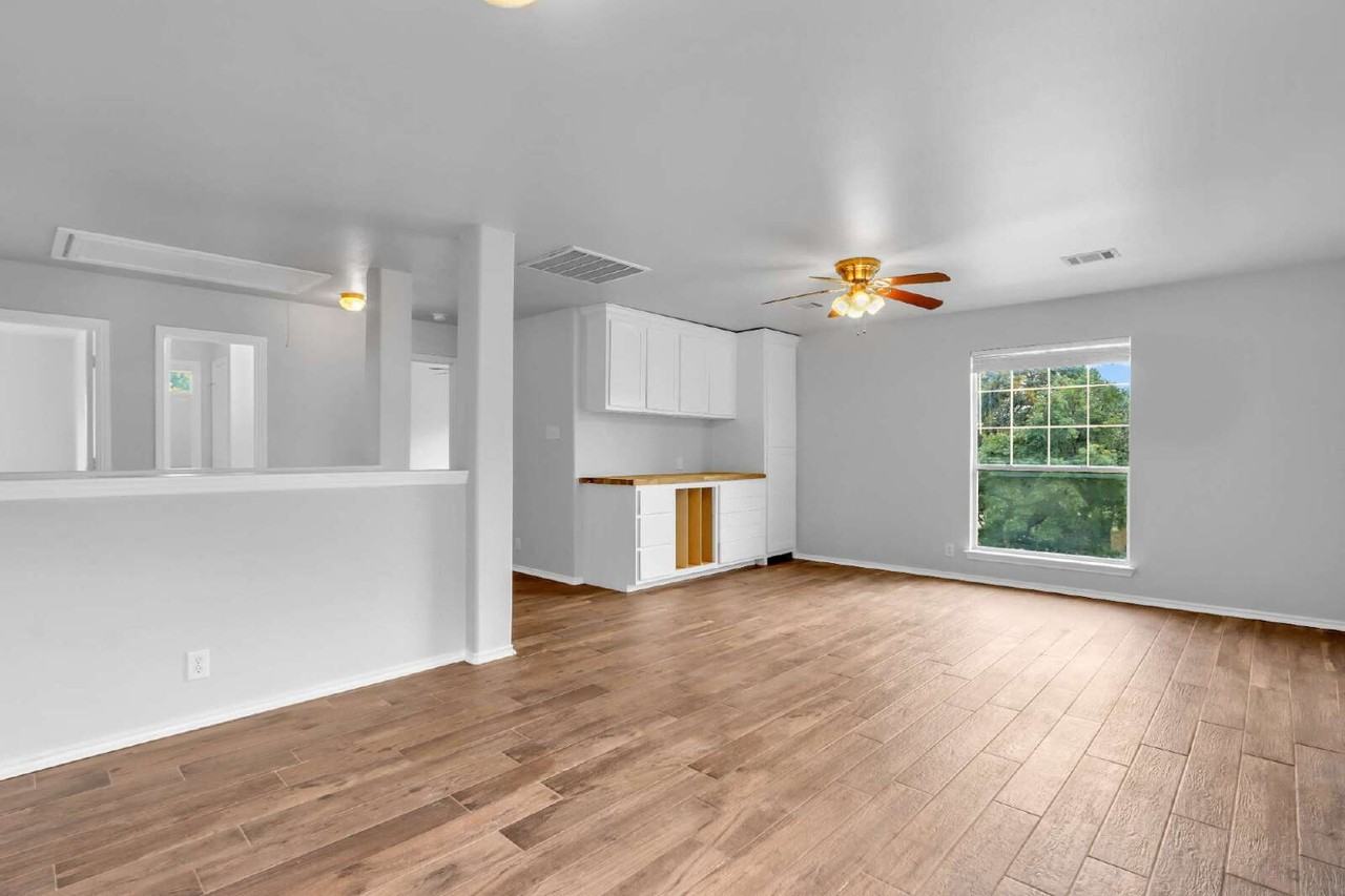 10803 Sierra Ridge Dr - Photo 4 of 43