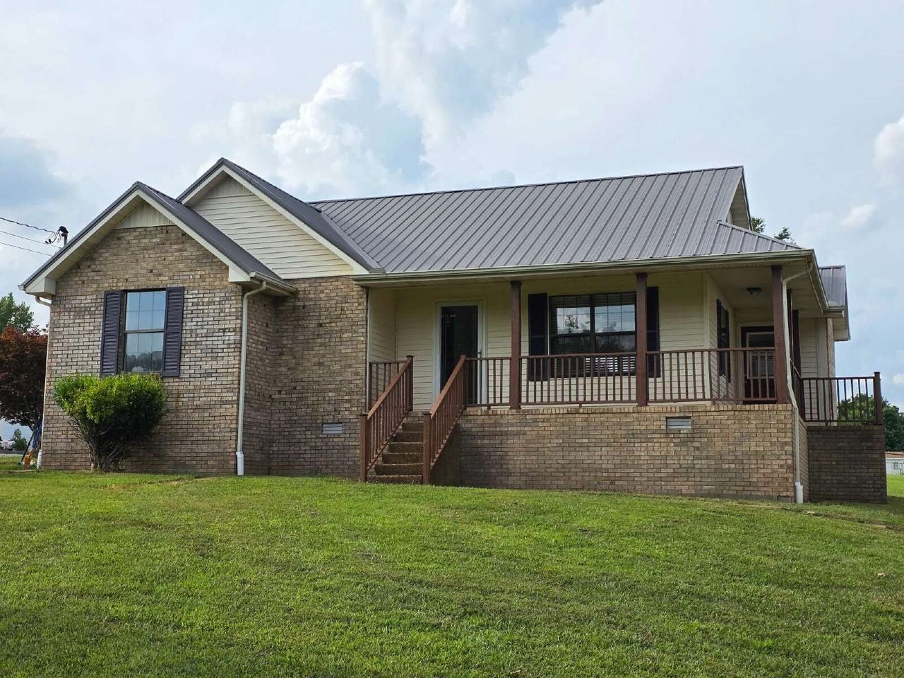 148 Roberts Rd - Photo 2 of 22