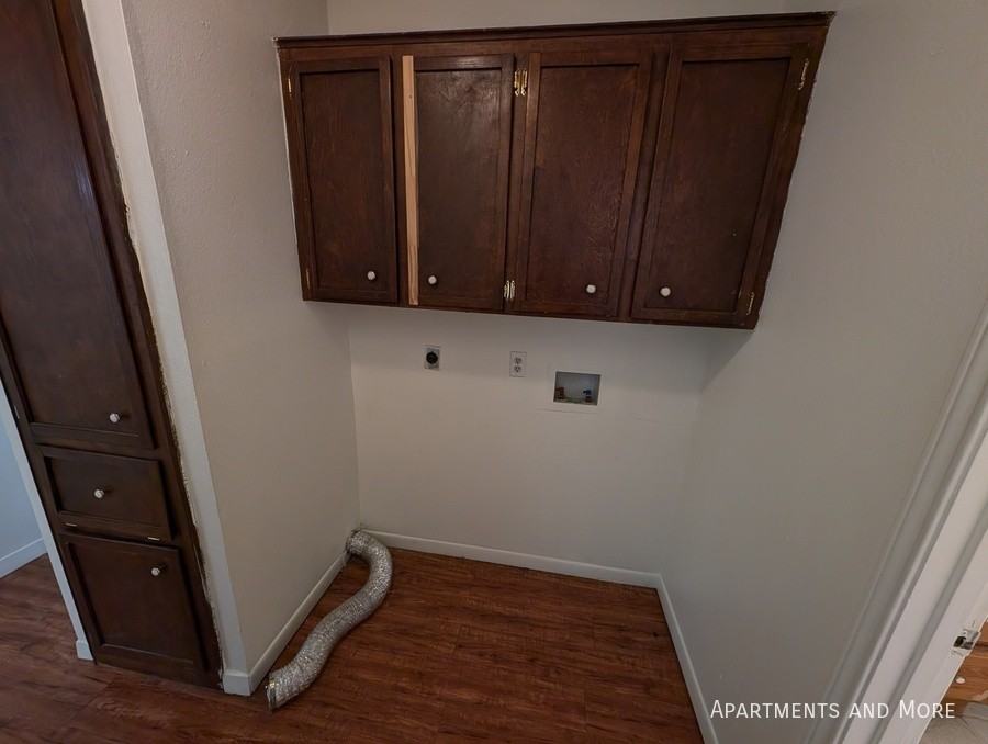 908 Allen St - Photo 6 of 15