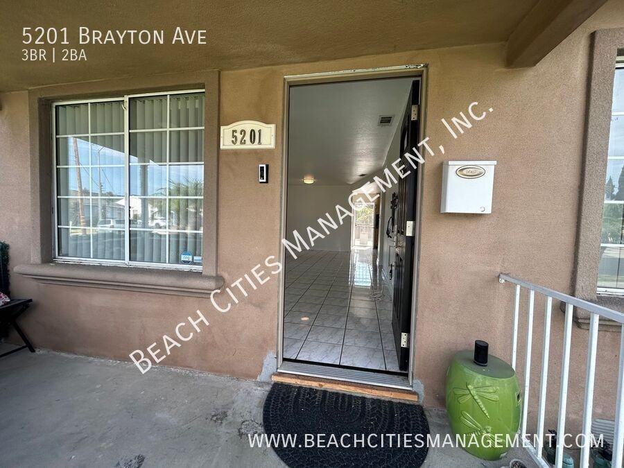 5201 Brayton Ave - Photo 2 of 28