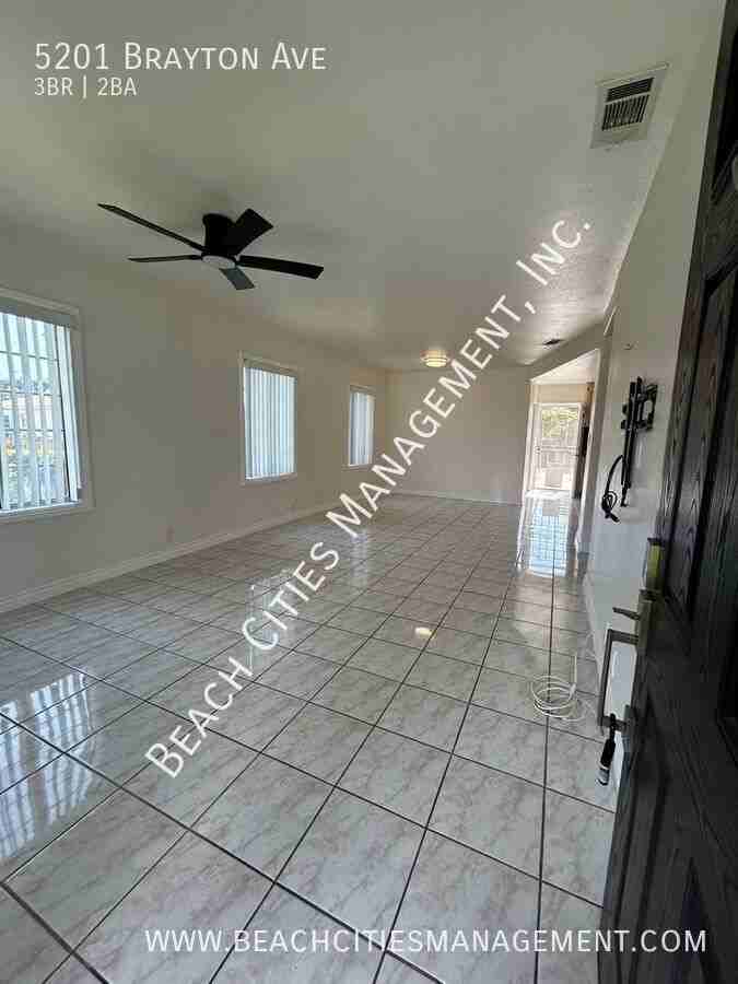 5201 Brayton Ave - Photo 3 of 28