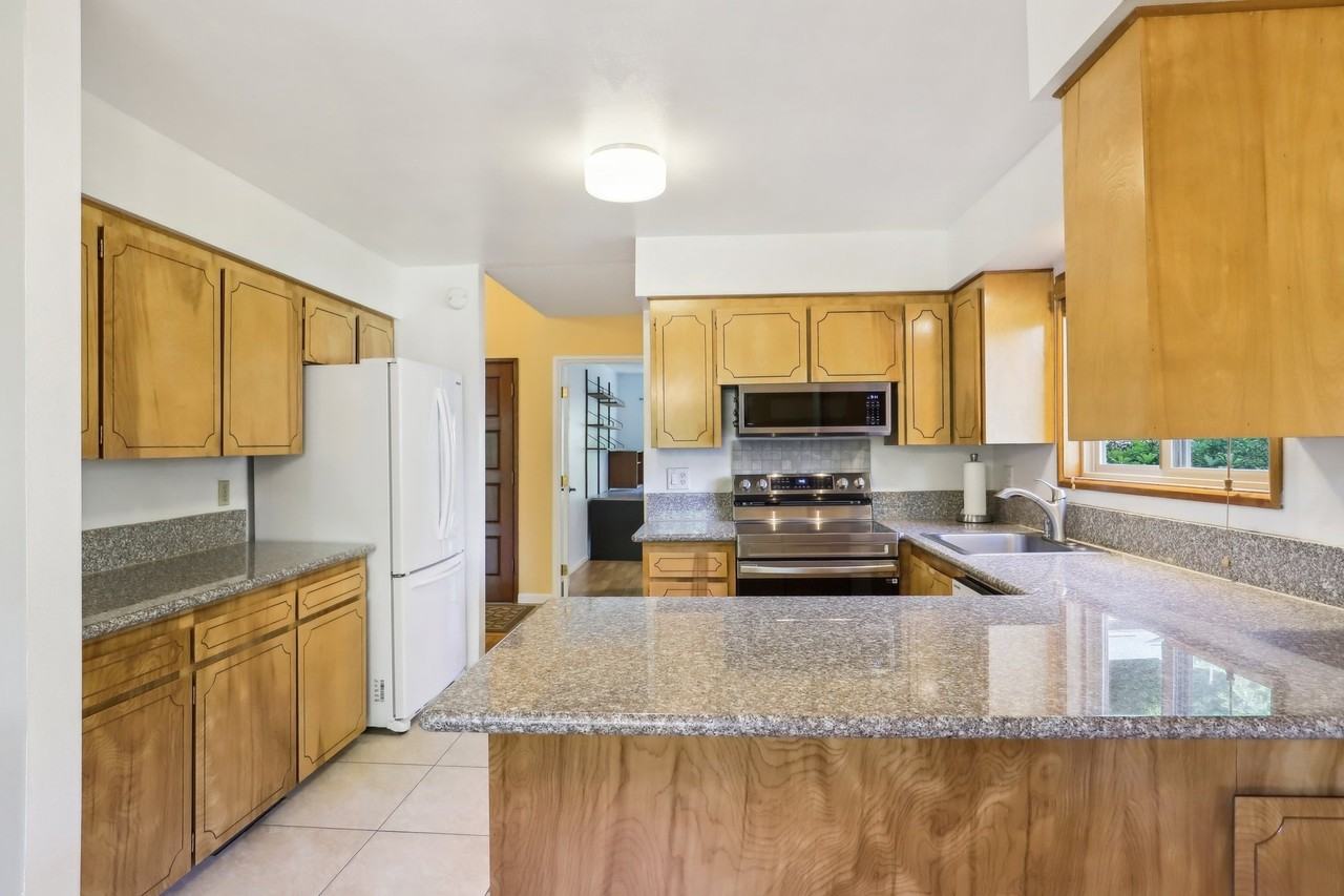 4621 Sw Caldew St #D - Photo 2 of 20