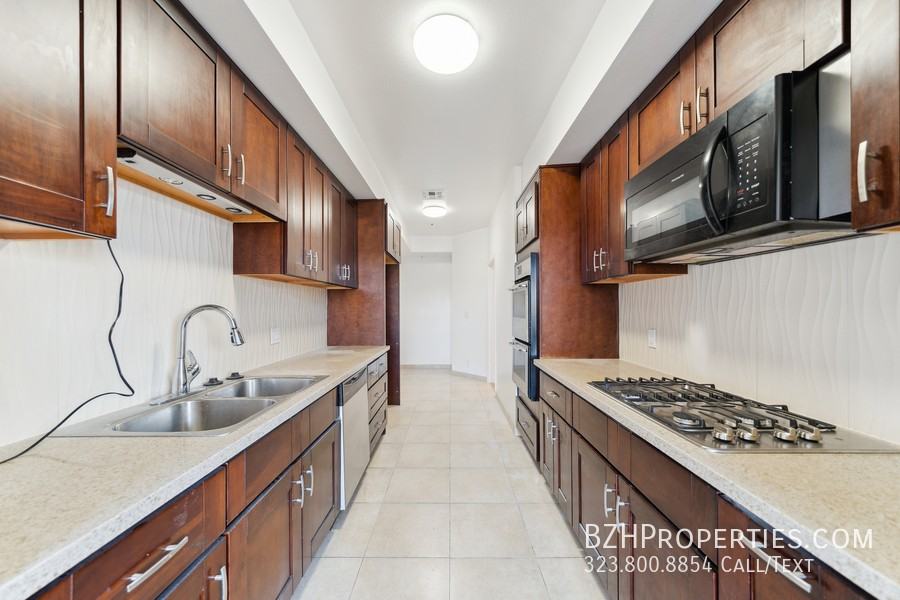 1508 Greenfield - Photo 4 of 26