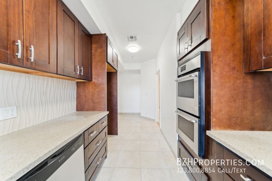 1508 Greenfield - Photo 5 of 26