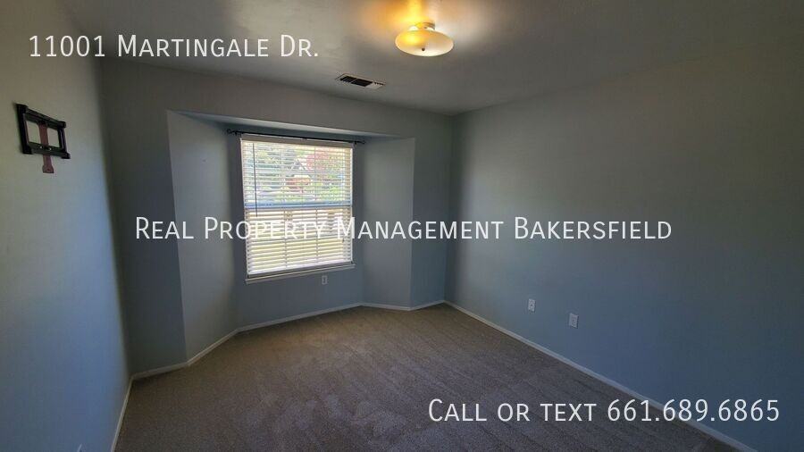 11001 Martingale Dr - Photo 3 of 11