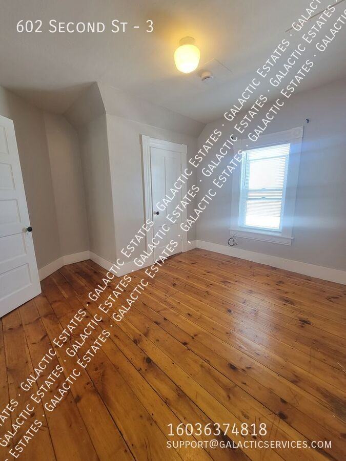 602 2nd St #3 - Photo 3 of 11