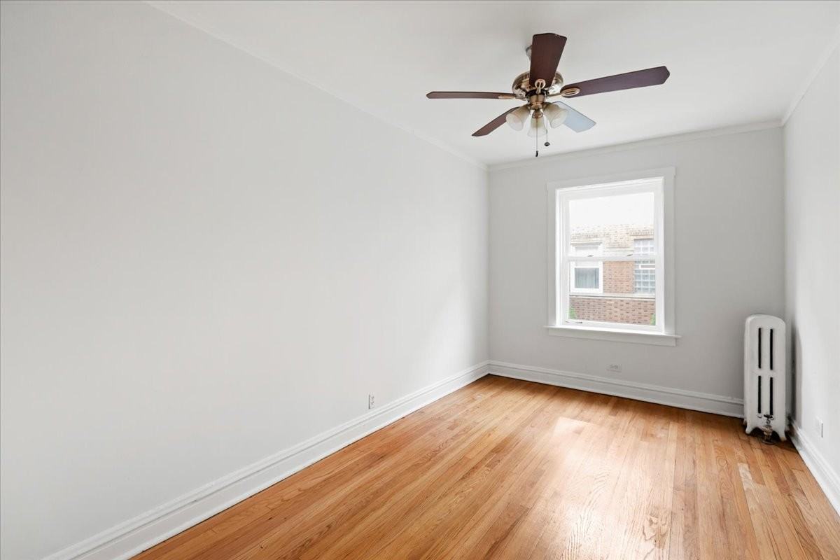 654 W Oakdale Ave #1S - Photo 3 of 11