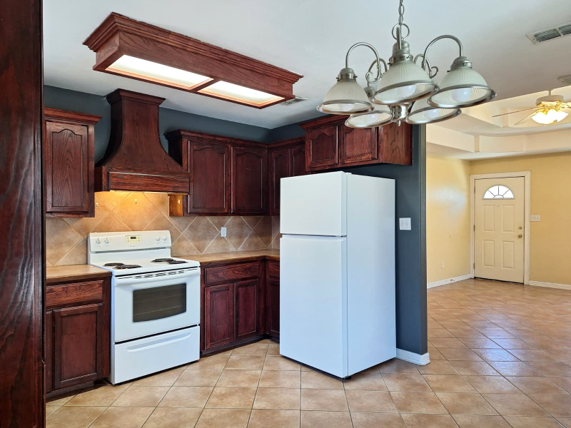 2118 Aruba Dr #3 - Photo 3 of 16