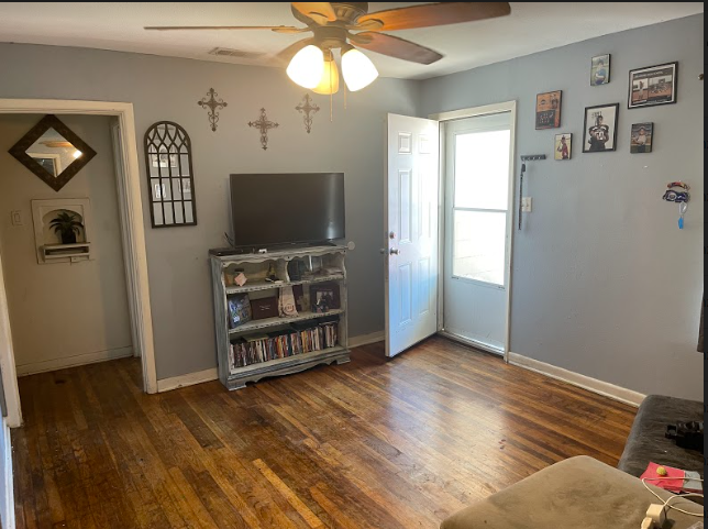 707 Jefferson St - Photo 3 of 6