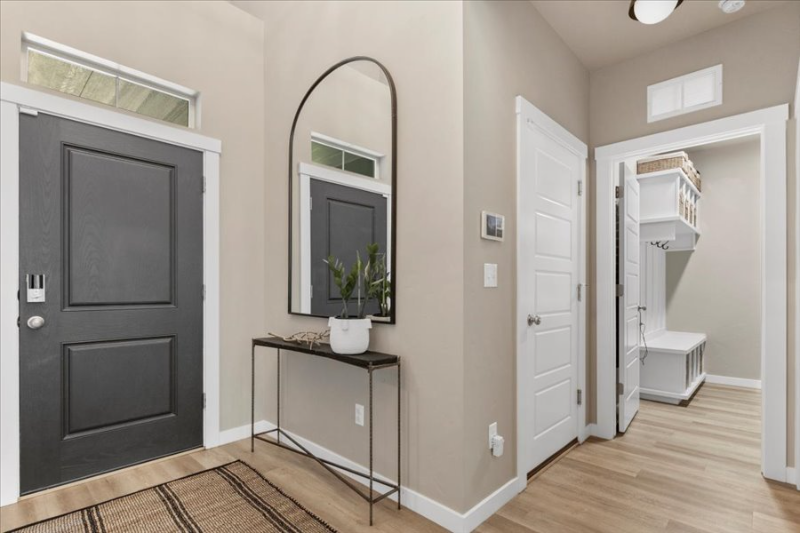 2037 W Wood Chip Dr - Photo 2 of 20