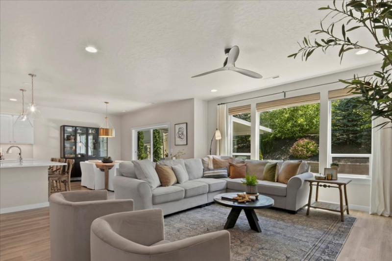 2037 W Wood Chip Dr - Photo 6 of 20