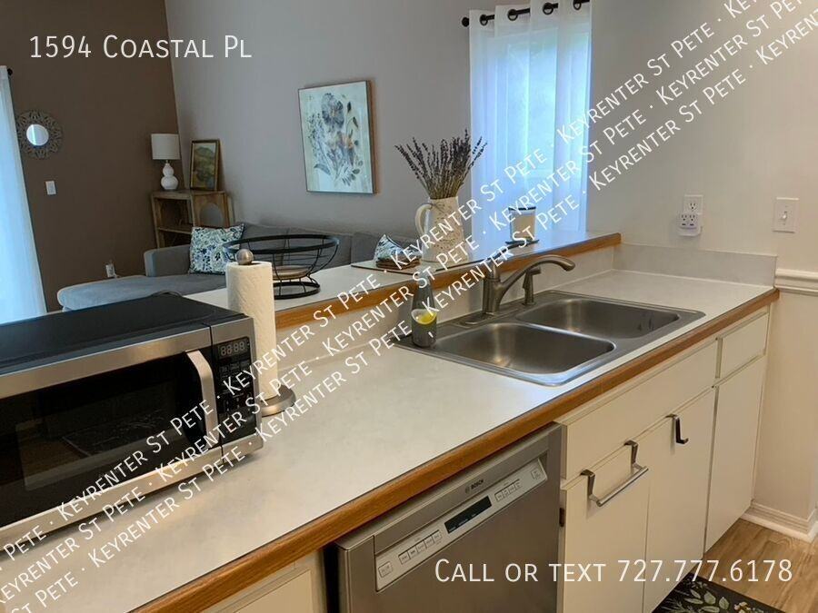 1594 Coastal Pl - Photo 7 of 31