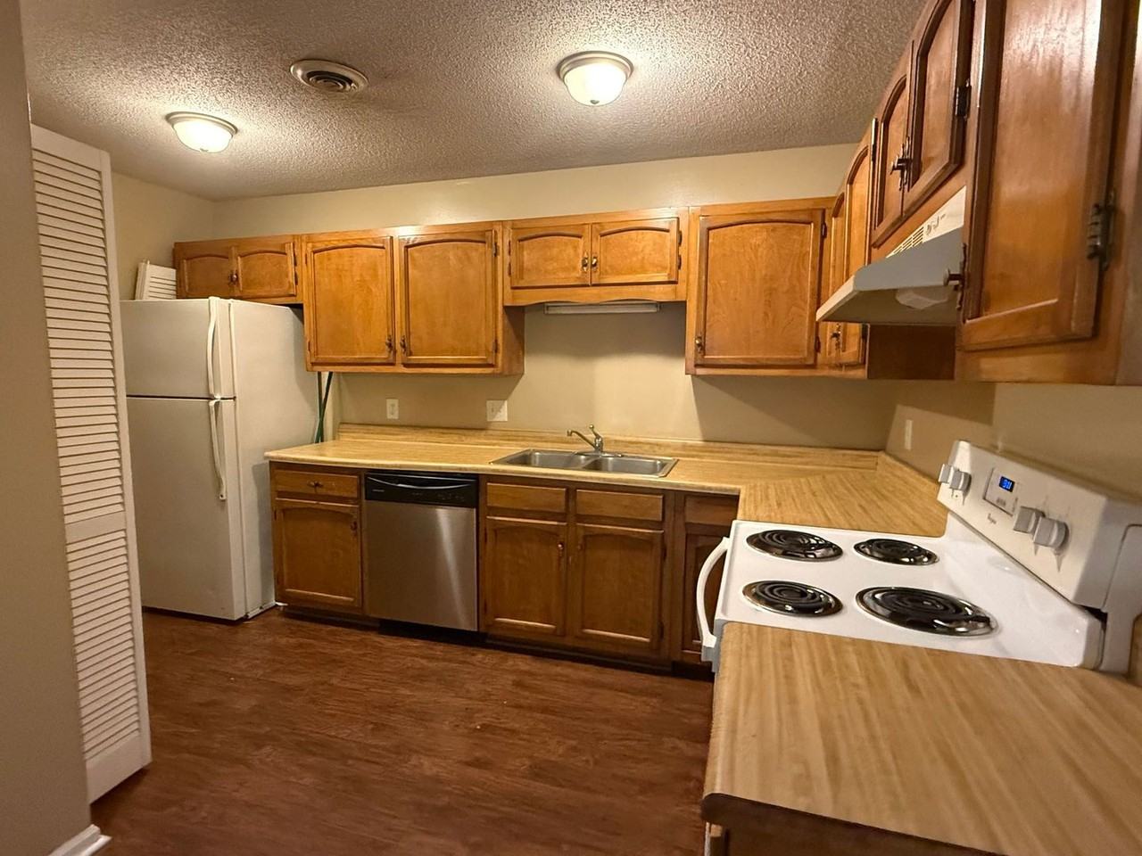 1721 N Jim Minor Rd #B - Photo 3 of 11