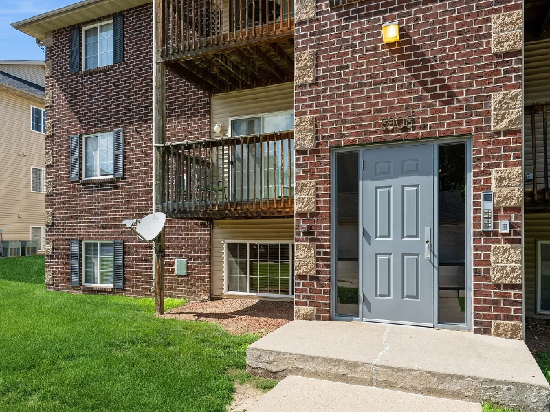 5908 Sutton Pl #1 - Photo 3 of 14